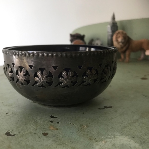 Antique English silver bowl with blue glass insert - Picture 4 of 7